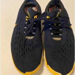 Nike Free LIVESTRONG BLACK AND YELLOW Women's Size 11 VGC